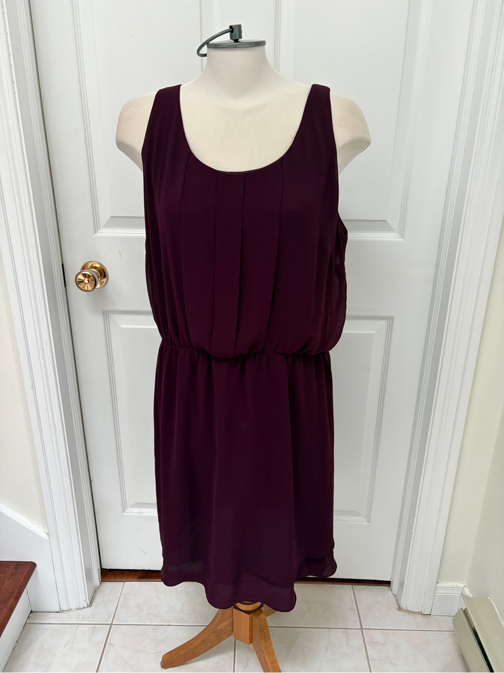 Reitmans Sleeveless Pleated Blouson Dress in Plum